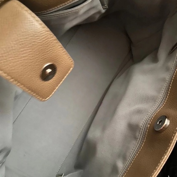 Chanel Cerf Executive Tote Bag - Picture 9 of 14